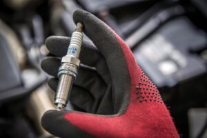 Kaip išvengti dažniausių užvedimo problemų? – „NGK spark plug“ įmonės pararimai ir gairės