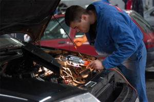 Uždegimo žvakių priveržimo momentas automobilyje. Kodėl tai svarbu?