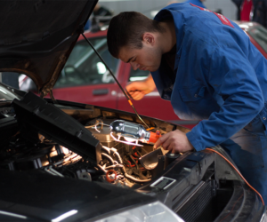 Uždegimo žvakių priveržimo momentas automobilyje. Kodėl tai svarbu?