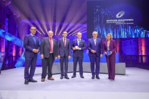 Vokietijos ateities apdovanojimas revoliucinės technologijos „Digital Light” kūrėjams