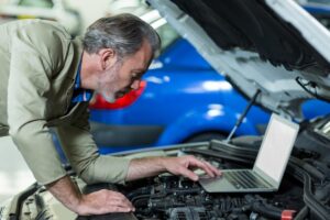 Šiuolaikinių technologijų poveikis automobilių diagnostikai