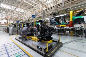 „Continental“ uždaro gamyklas! Tęsiama automobilių pramonės darbuotojų atleidimų banga.