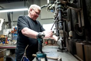Atnaujintos automobilių atsarginės dalys: Koks skirtumas nuo naudotų?